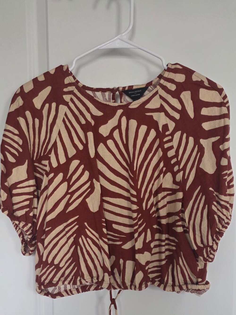 Banana Republic Cropped Linen Blend Short Sleeve Top -Size Large (New with Tags)